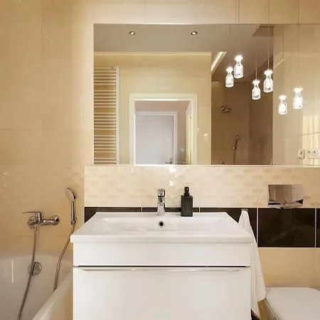 Apartment Chic Et Moderne Poznan